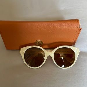 NWT Tory Burch patten sunglasses